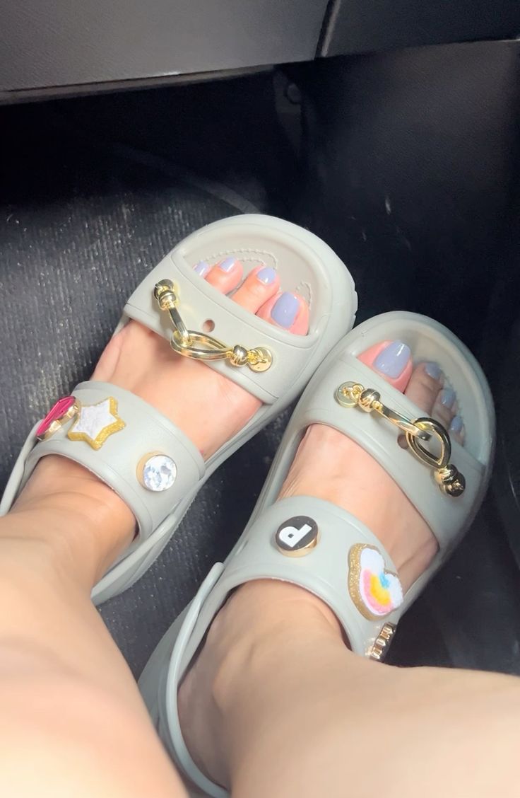 Trendy Grey Slides with Charms & Golden Buckle – Women’s Fashion Slippers