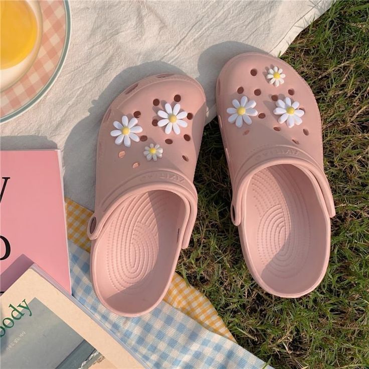 Editor’s Pick: Cloud Crocs Vibe